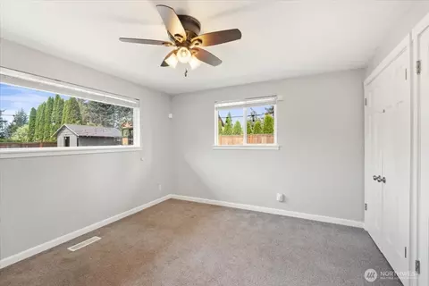 Bedroom - 26324 SE 426th St, Enumclaw, WA 98022 photo 7 of 9