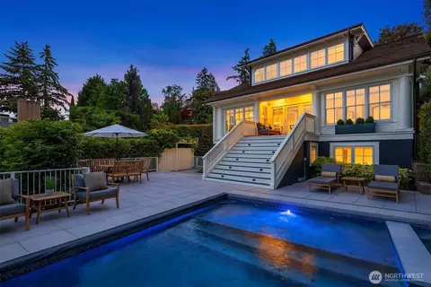 6952 96th Ave SE, Mercer Island, WA 98040