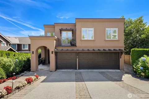 237 7th Ave, Kirkland, WA 98033