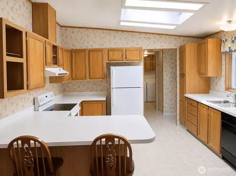 Kitchen - 836 Harmon Way S #2, Orting, WA 98360 photo 2 of 2