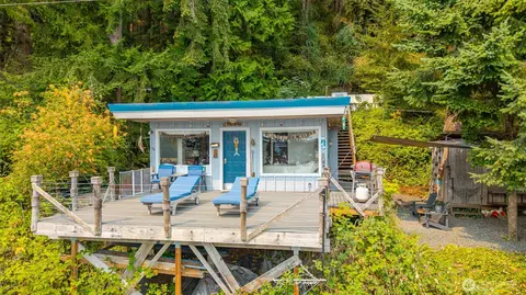 8343 B Franklin Rd, Clinton, WA 98236