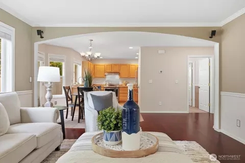 Living - 15114 50th Ave SE, Everett, WA 98208 photo 5 of 7