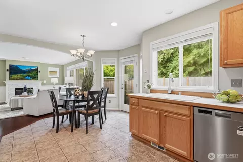 Kitchen - 15114 50th Ave SE, Everett, WA 98208 photo 4 of 4