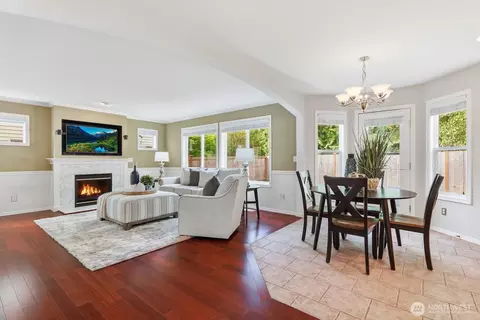 Living - 15114 50th Ave SE, Everett, WA 98208 photo 6 of 7