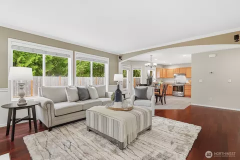 Living - 15114 50th Ave SE, Everett, WA 98208 photo 3 of 7