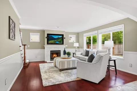 Living - 15114 50th Ave SE, Everett, WA 98208 photo 1 of 7