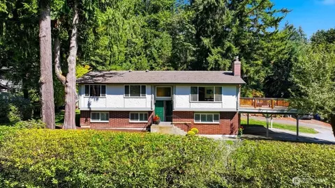 19310 37th Ave NE, Lake Forest Park, WA 98155