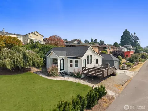 1315 S 7th St, Renton, WA 98057