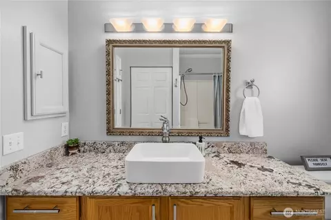 Bath - 307 Rowe St NW, Orting, WA 98360 photo 6 of 6