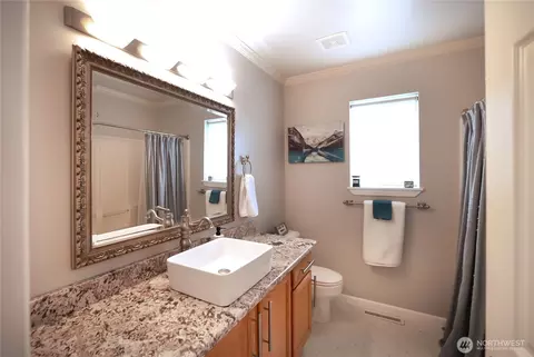 Bath - 307 Rowe St NW, Orting, WA 98360 photo 5 of 6