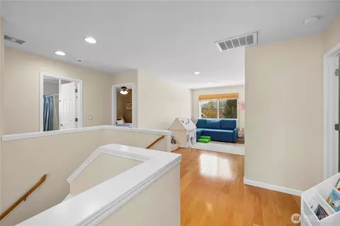 Entry Way - 307 Rowe St NW, Orting, WA 98360 photo 2 of 2