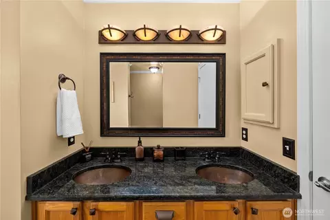 Bath - 307 Rowe St NW, Orting, WA 98360 photo 2 of 6