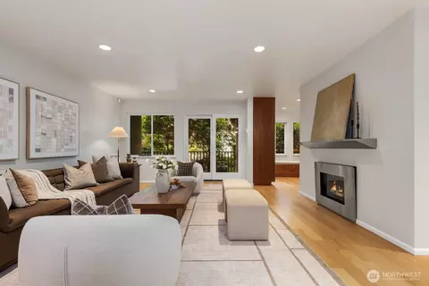 9901 NE 4th St #1, Bellevue, WA 98004