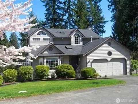 9192 Harrow Pl NW, Bremerton, WA 98311