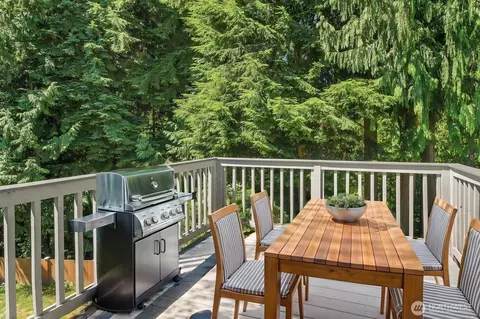 Exterior - 18710 22nd Dr SE, Bothell, WA 98012 photo 3 of 5