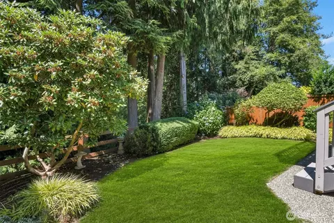 Exterior - 18710 22nd Dr SE, Bothell, WA 98012 photo 2 of 5