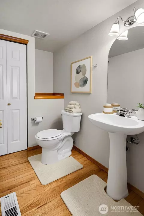 Bath - 18710 22nd Dr SE, Bothell, WA 98012 photo 1 of 3