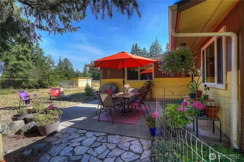 Exterior - 24201 42nd Ave E, Spanaway, WA 98387 photo 5 of 11