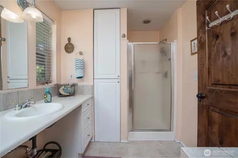 Bath - 24201 42nd Ave E, Spanaway, WA 98387 photo 2 of 4