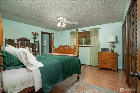 Bedroom - 24201 42nd Ave E, Spanaway, WA 98387 photo 3 of 4