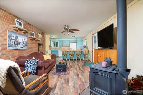 Living - 24201 42nd Ave E, Spanaway, WA 98387 photo 4 of 4