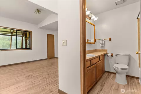 Bath - 905 Schulz Ln, Twisp, WA 98856 photo 1 of 2
