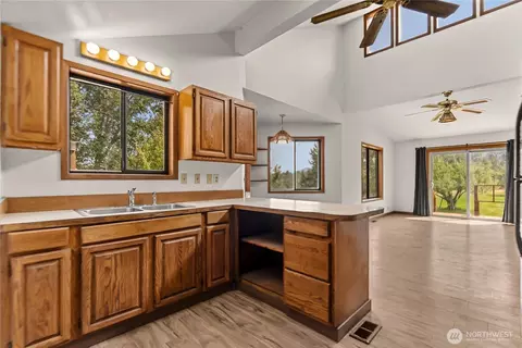 Kitchen - 905 Schulz Ln, Twisp, WA 98856 photo 1 of 2
