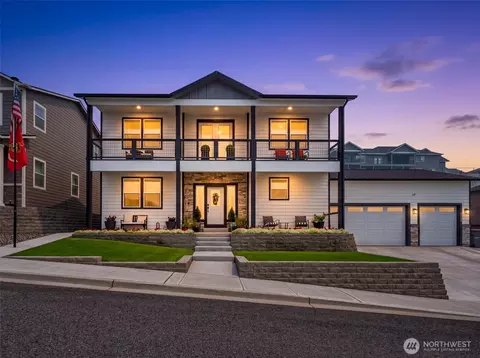 2977 N Breckenridge Dr, East Wenatchee, WA 98802