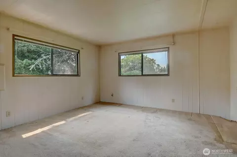 Bedroom - 19225 128th Pl NE, Bothell, WA 98011 photo 1 of 2