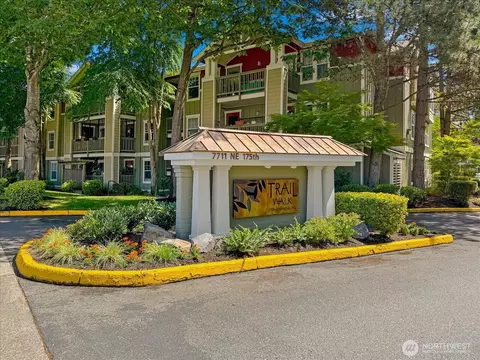 7711 NE 175th St #F202, Kenmore, WA 98028