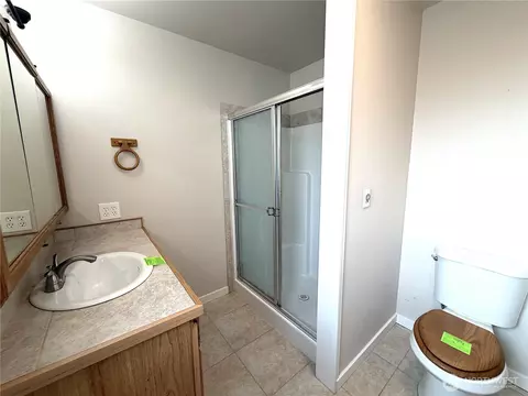 Bath - 62 Heron Loop, Republic, WA 99166 photo 1 of 3