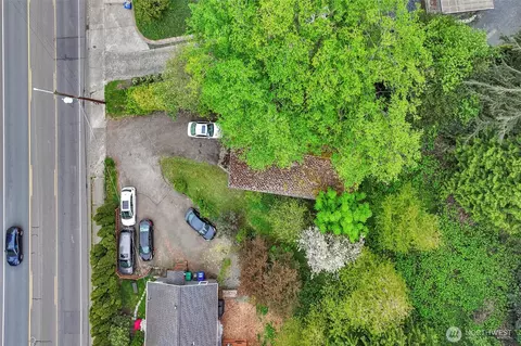 119 N 205th St, Shoreline, WA 98133