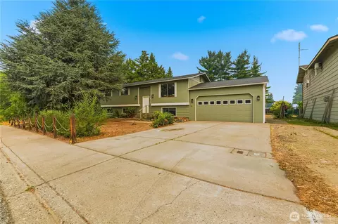 105 Eastridge Dr, East Wenatchee, WA 98802