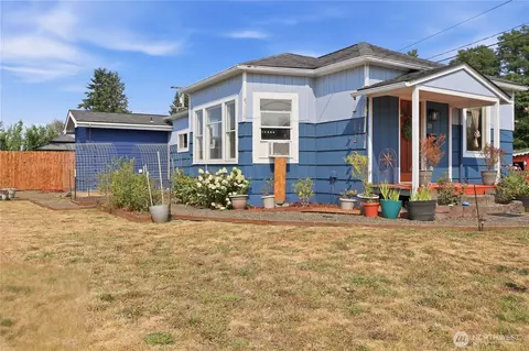 203 S Academy St, Montesano, WA 98563