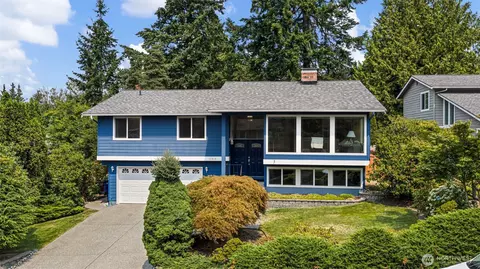 12818 NE 111th Pl, Kirkland, WA 98033