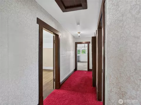 Entry Way - 1409 Marion St, Enumclaw, WA 98022 photo 7 of 7