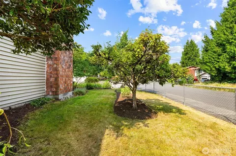 Exterior - 12817 48th Dr SE, Everett, WA 98208 photo 9 of 10