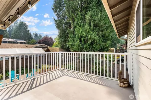 Exterior - 12817 48th Dr SE, Everett, WA 98208 photo 7 of 10