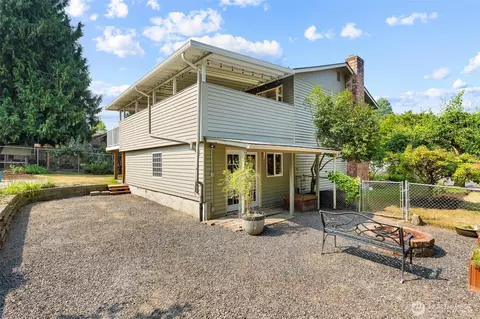 Exterior - 12817 48th Dr SE, Everett, WA 98208 photo 5 of 10