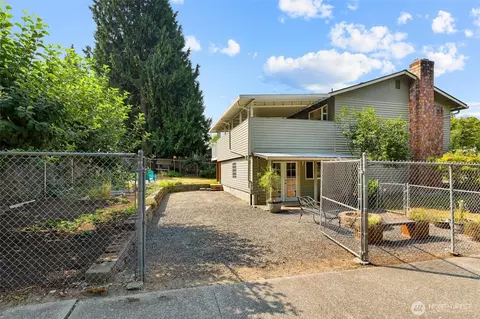 Exterior - 12817 48th Dr SE, Everett, WA 98208 photo 3 of 10