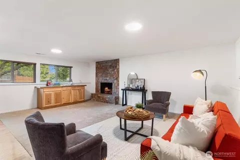 Living - 12817 48th Dr SE, Everett, WA 98208 photo 3 of 4