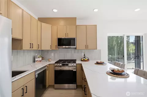 5718 NE 65th St, Seattle, WA 98115