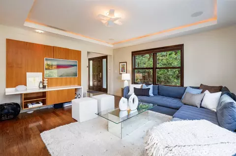 Living - 734 10th Ave E, Seattle, WA 98102 photo 2 of 5