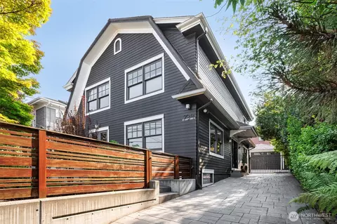 734 10th Ave E, Seattle, WA 98102