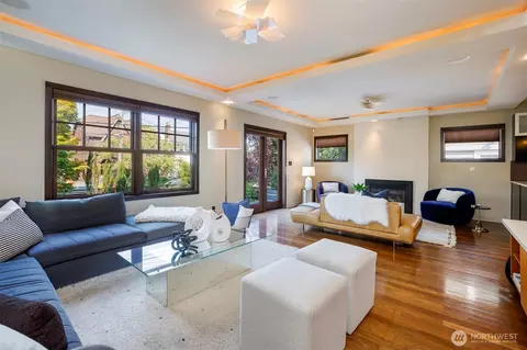Living - 734 10th Ave E, Seattle, WA 98102 photo 1 of 5