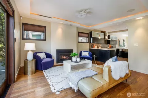Living - 734 10th Ave E, Seattle, WA 98102 photo 5 of 5
