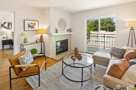 9750 Greenwood Ave N #203, Seattle, WA 98103