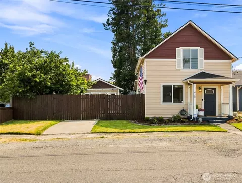 430 2nd Ave NE, Puyallup, WA 98372