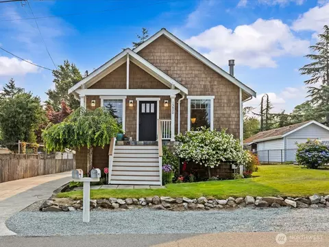 15820 12th Ave SW, Burien, WA 98166