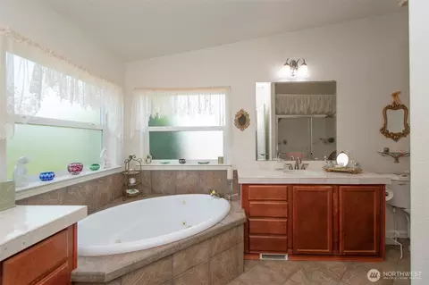Bath - 201 Winterhawk St, Sequim, WA 98382 photo 2 of 4